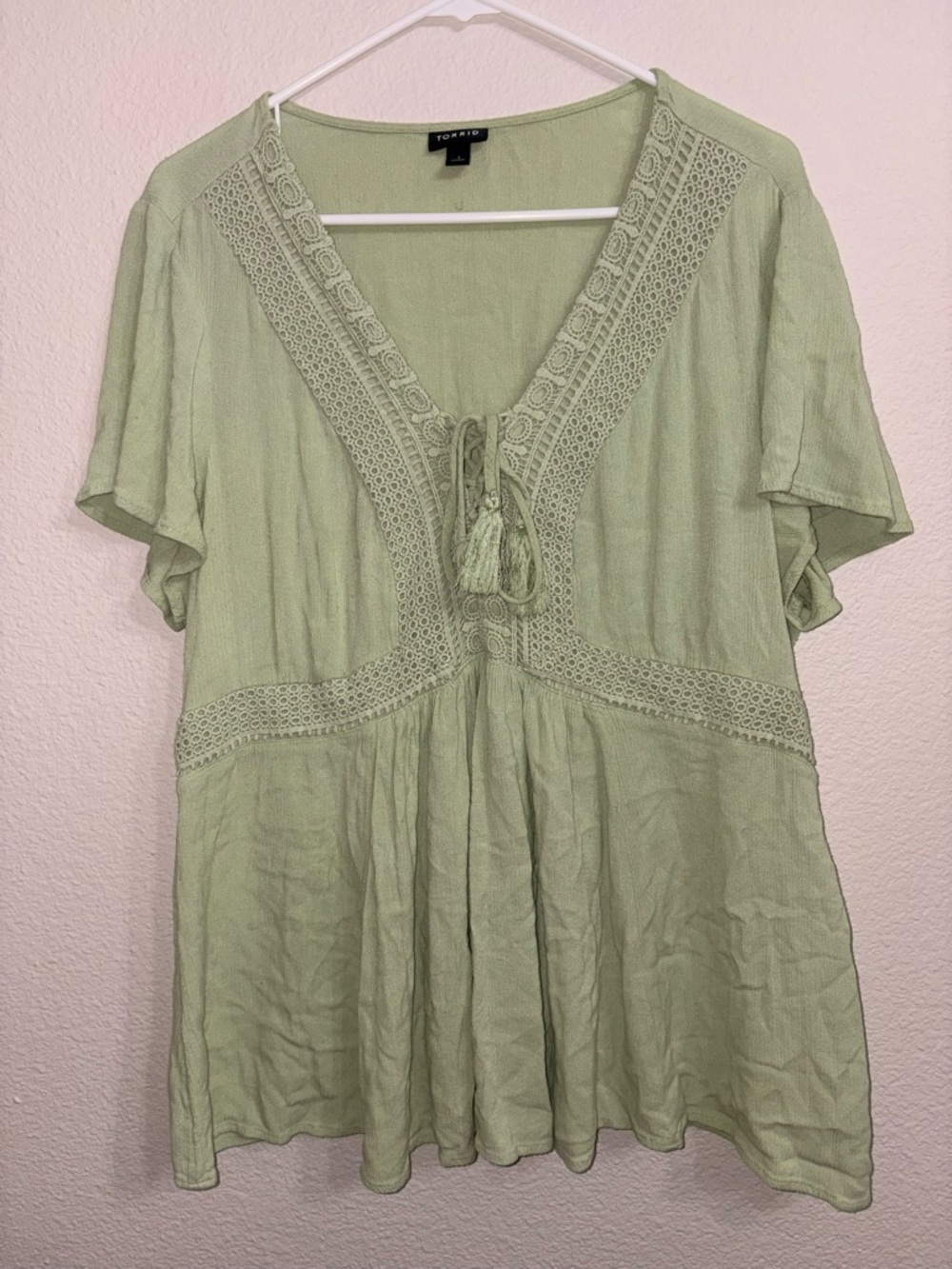 Women’s Torrid Sage Green Lace Trim Boho Blouse Size 1 Plus